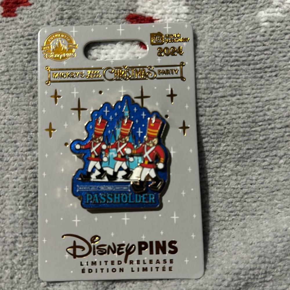 Walt Disney World, Mickey’s very Merry Christmas party passholder pin 2024